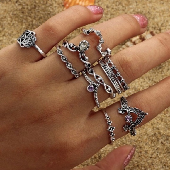 🎁 5/$35 || Gorgeous 10 Piece Ring Set - Picture 4 of 7